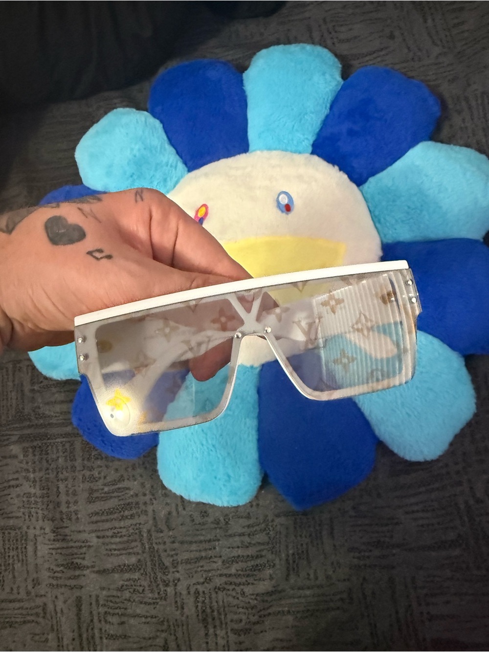 Lv glasses